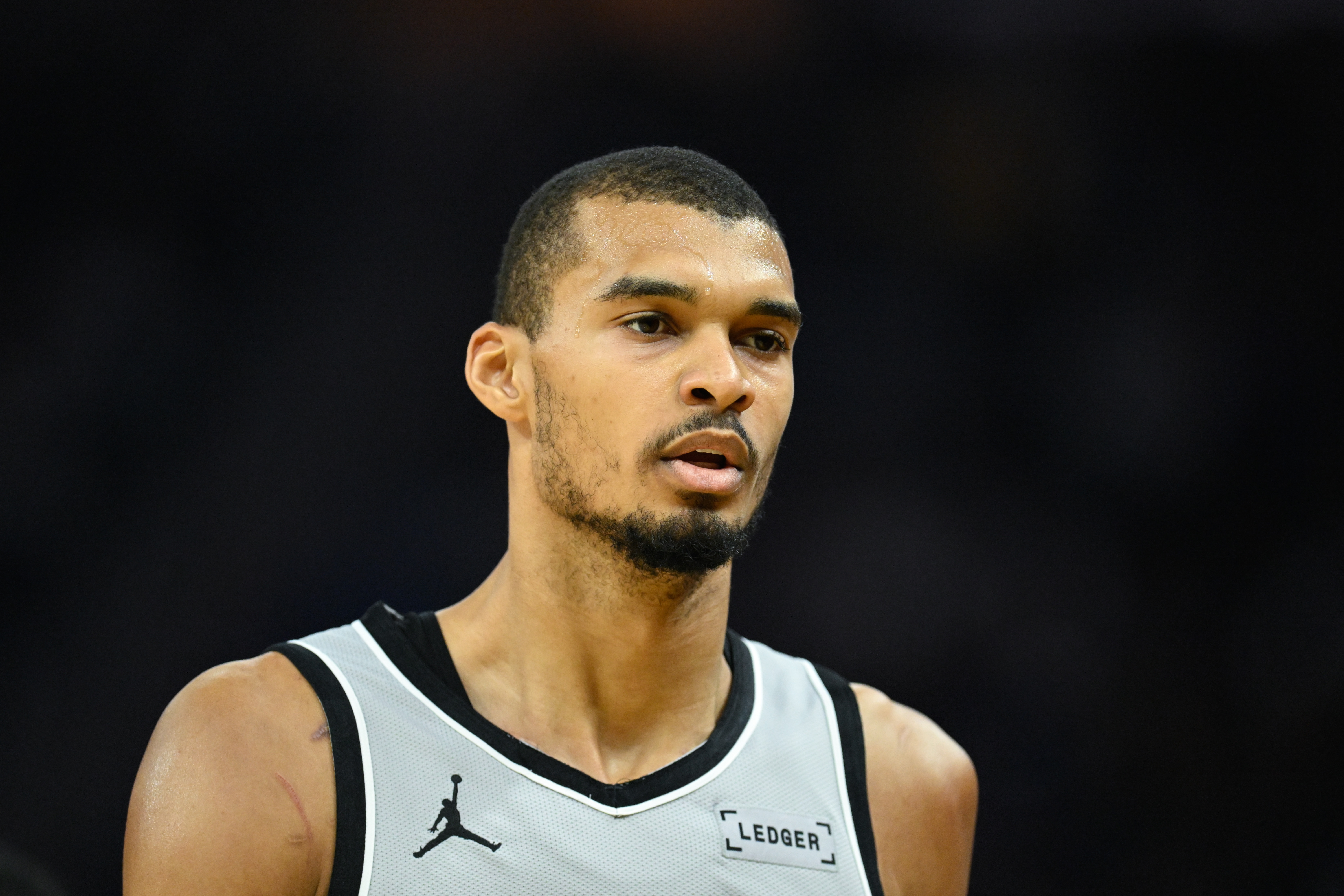 世界杯官网入口-难救主！文班亚马17中8拿到25分13板4帽 也有7失误